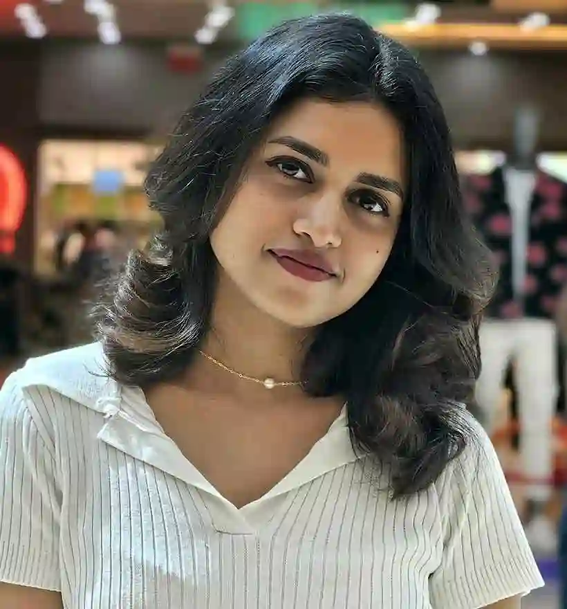 Sruthy art tutor of Kujjana art school ernakulam